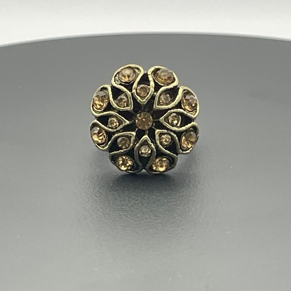 Costume Jewelry Topaz Color Crystal Women’s Ring Adjustable Band - Picture 4 of 6